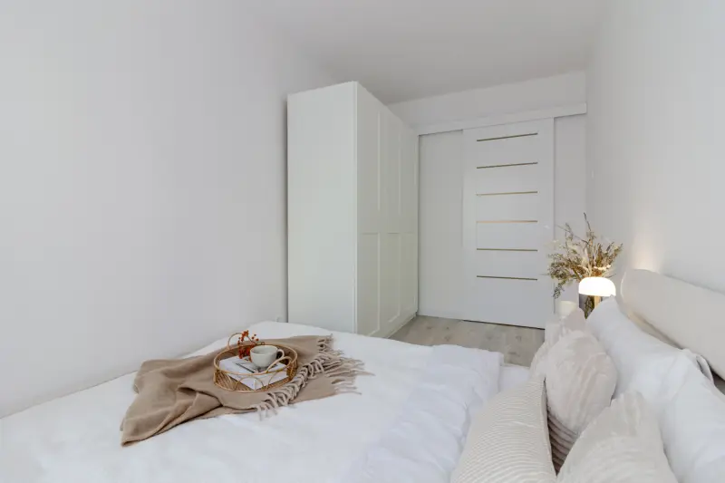 Odświeżenie Wnętrza Lubin — zaaranżowane wnętrze po home stagingu